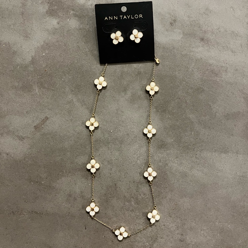 Ann Taylor Matching Floral Earring studs and Necklace Set
